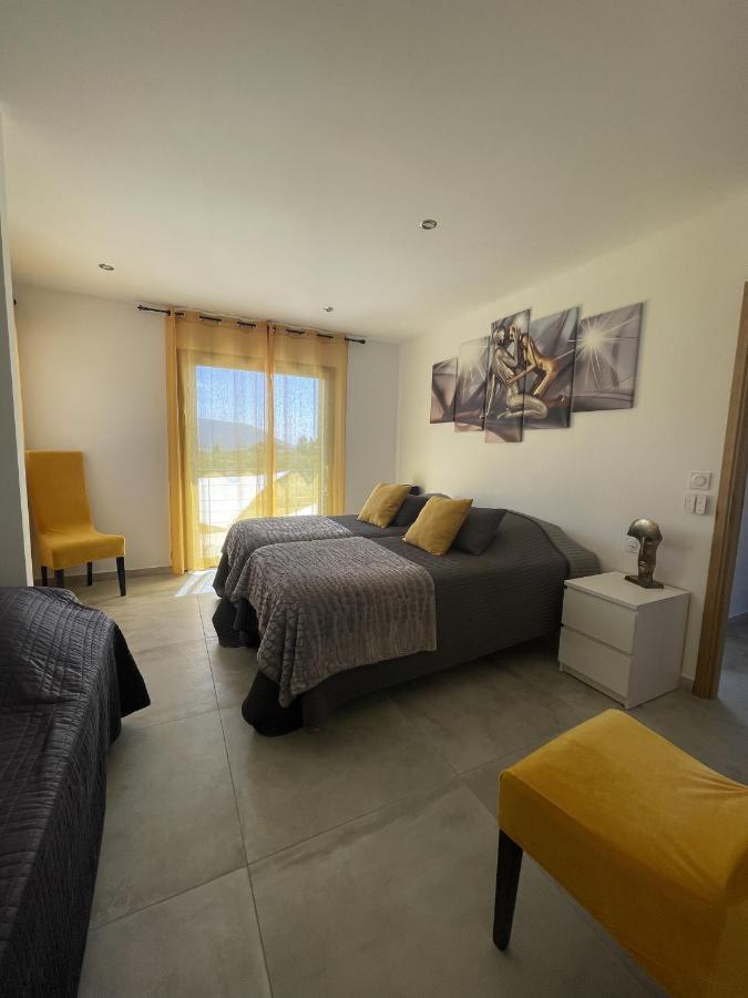 Bed and Breakfast Les Pins Du Luberon Coustellet Экстерьер фото
